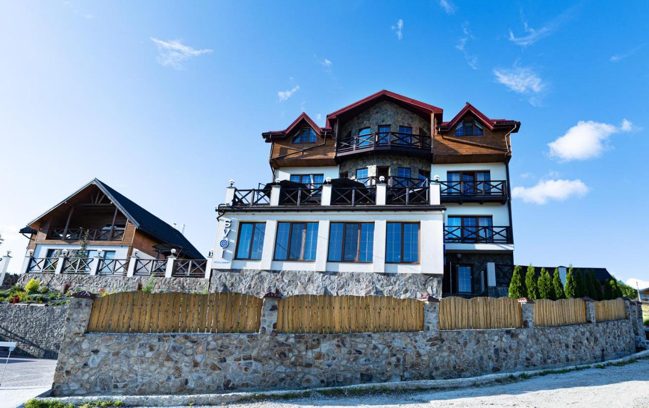 Svoi Hotel Palyanytsya Exterior photo